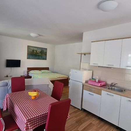 Apartments Ivanovski Rab Town Exteriör bild